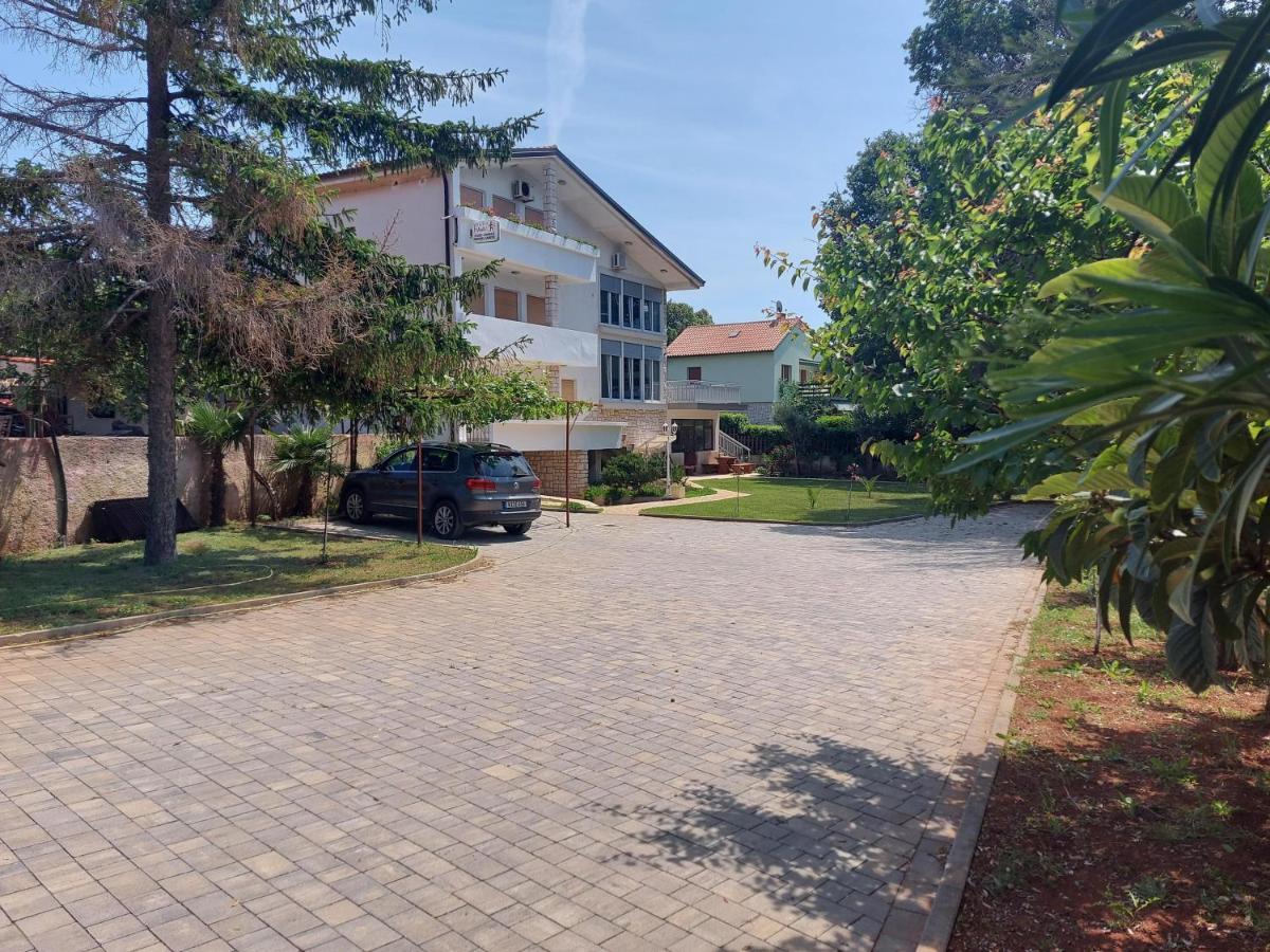 Apartments Hawaii Banjole Exterior photo